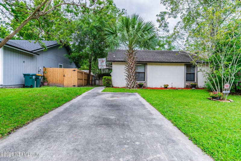 8812 Cavender Dr, Jacksonville, FL 32216