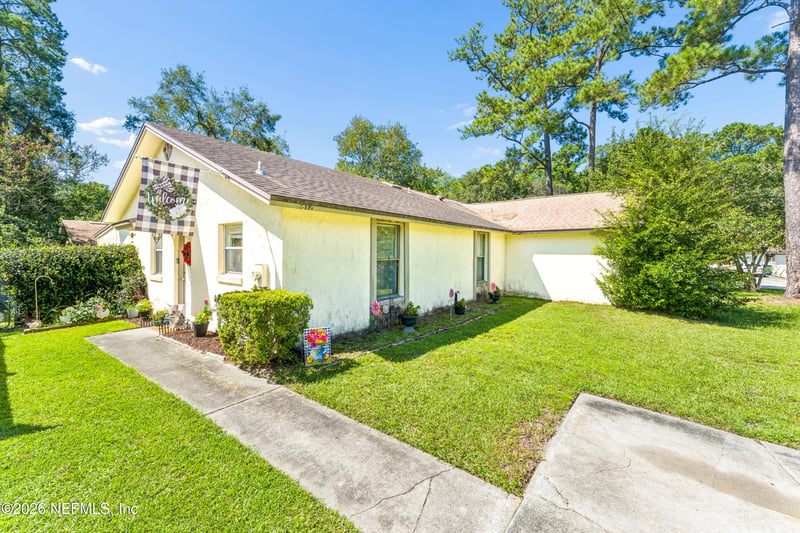 8812 Cavender Dr, Jacksonville, FL 32216
