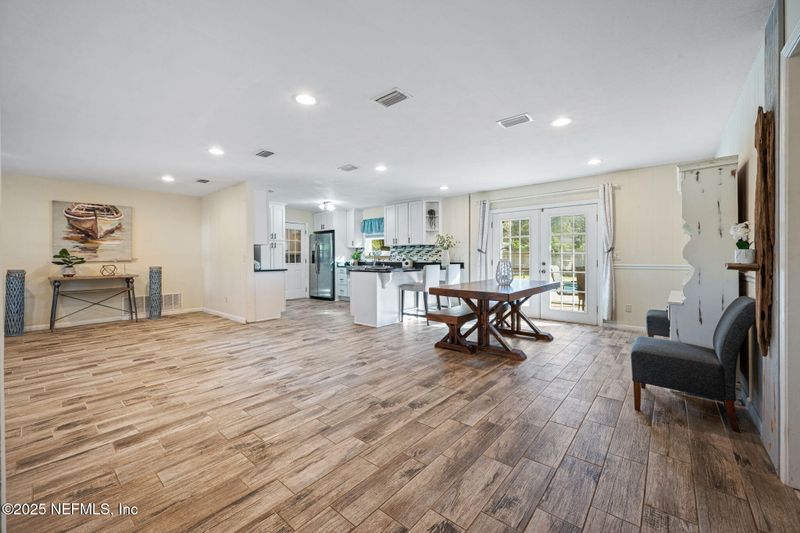 8827 Brierwood Rd, Jacksonville, FL 32257