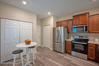 883 Capitol Pw, Jacksonville, FL 32218