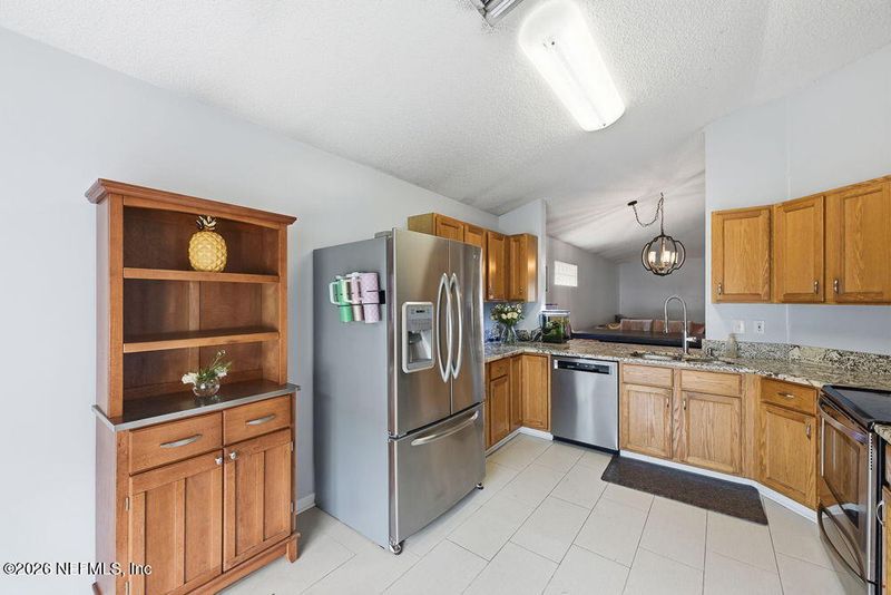 8841 Chambore Dr, Jacksonville, FL 32256