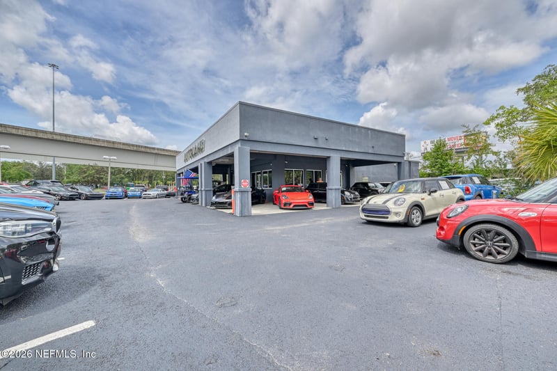 8849 Arlington Expressway, Jacksonville, FL 32211