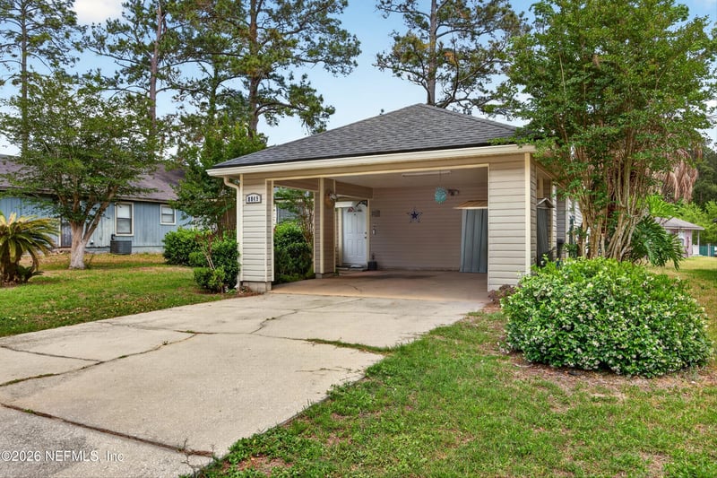 8849 Victoria Landing Dr W, Jacksonville, FL 32208