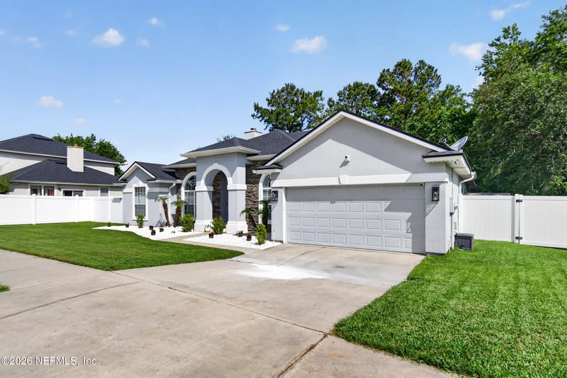 885 Corsica Ln, Jacksonville, FL 32218