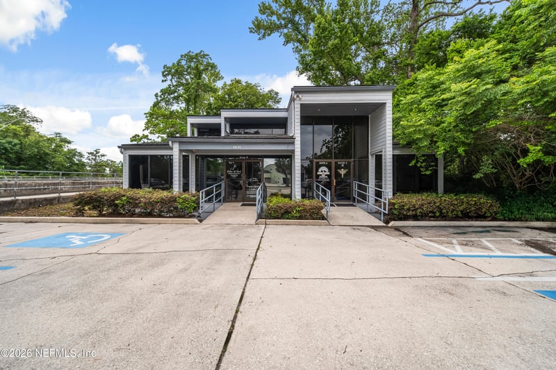 8850 Goodbys Executive Dr, Jacksonville, FL 32217