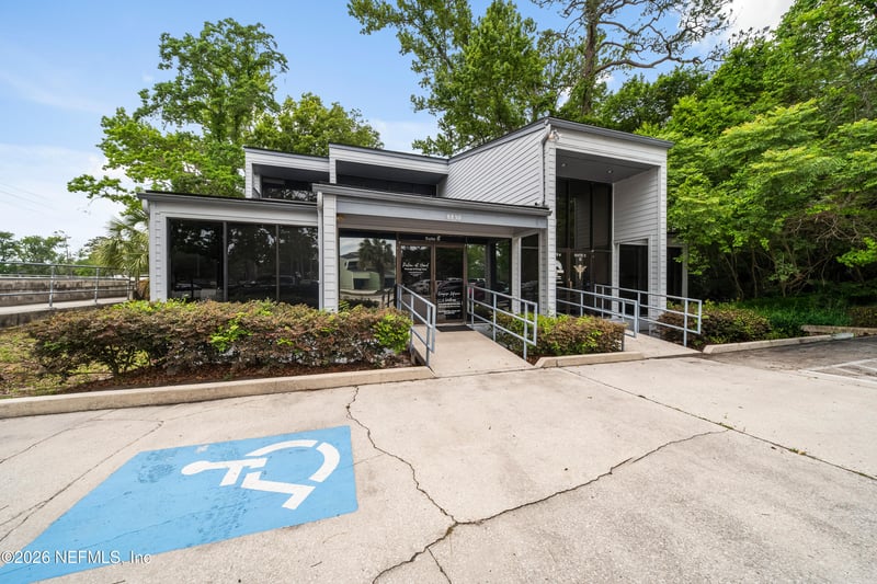 8850 Goodbys Executive Dr, Jacksonville, FL 32217