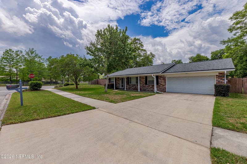 8854 Osprey Ln, Jacksonville, FL 32217