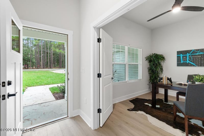 8871 Hipps Rd, Jacksonville, FL 32222