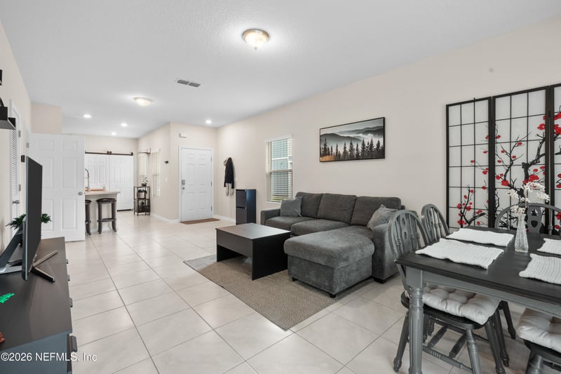 893 Capitol Pw, Jacksonville, FL 32218