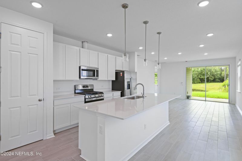 893 Cedar Slough Dr, Jacksonville, FL 32220