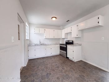 8951 Adams Ave, Jacksonville, FL 32208