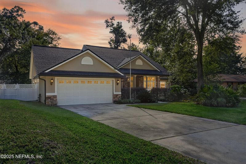 896 Live Oak Ln, Fleming Island, FL 32003