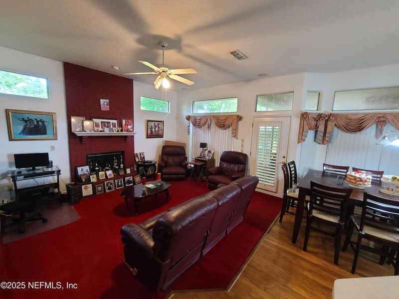 8986 Bensalem Dr, Jacksonville, FL 32257