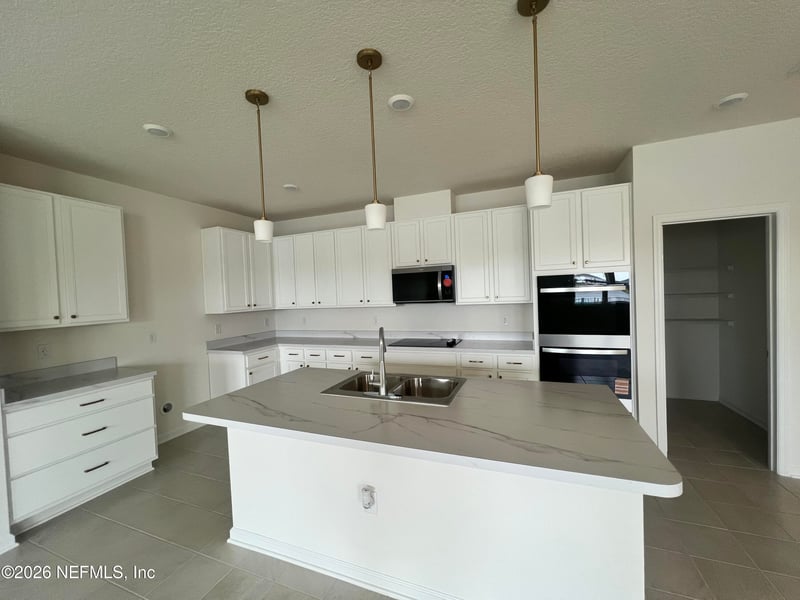 899 Panther Lake Pw, Jacksonville, FL 32221