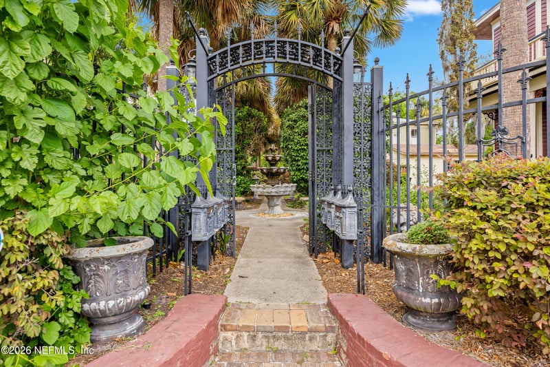 9 W 5th St, Jacksonville, FL 32206