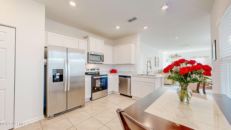 9014 Gifford Dr, Jacksonville, FL 32220