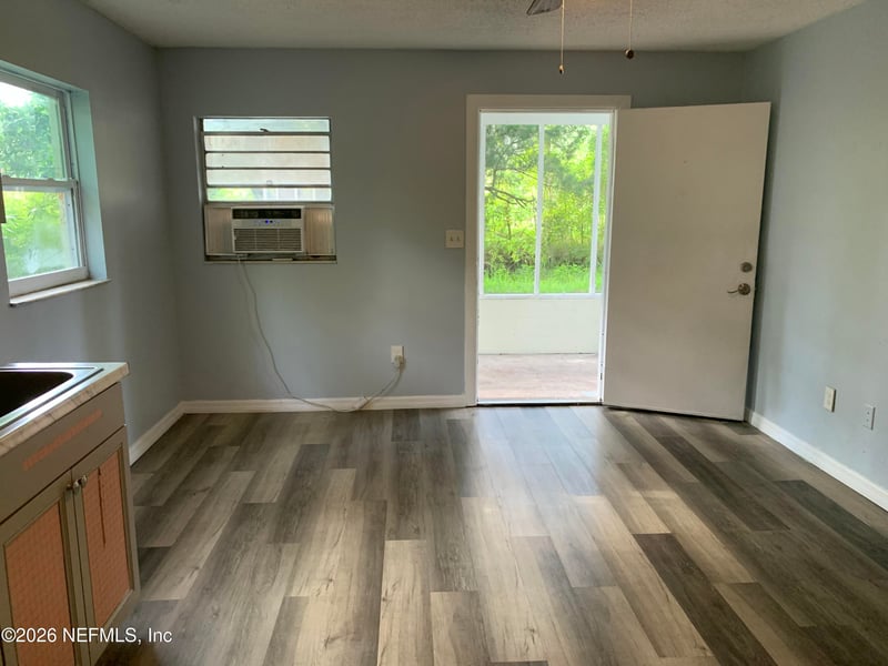 904 Burney Ln, Baldwin, FL 32234