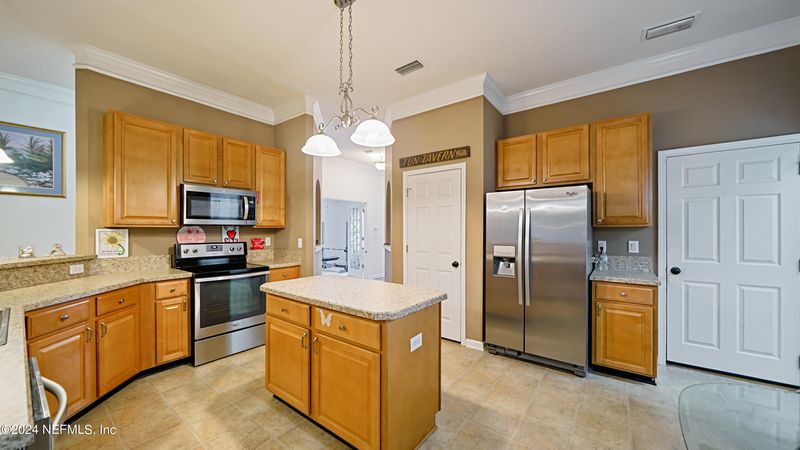 904 Raindrop Ln, Middleburg, FL 32068