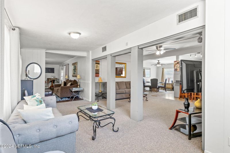 904 Townsend Blvd, Jacksonville, FL 32211