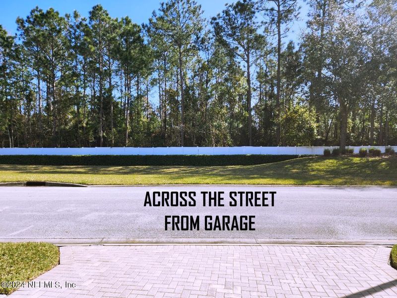 9042 Honeybee Ln, Jacksonville, FL 32256