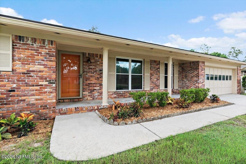 9042 Warwickshire Rd, Jacksonville, FL 32257