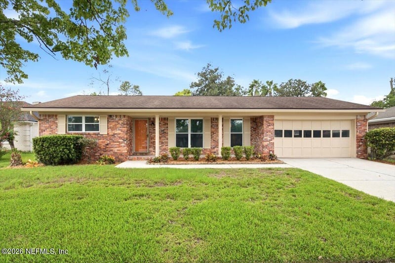 9042 Warwickshire Rd, Jacksonville, FL 32257