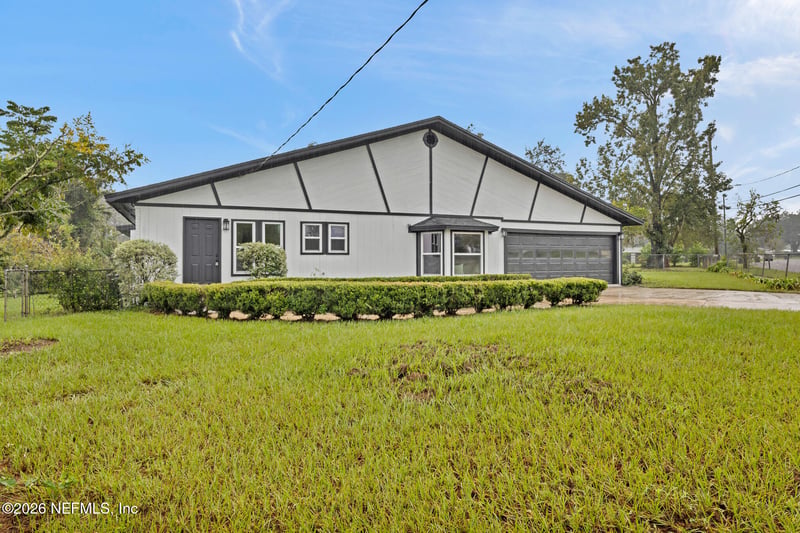 907 Crest Dr E, Jacksonville, FL 32221