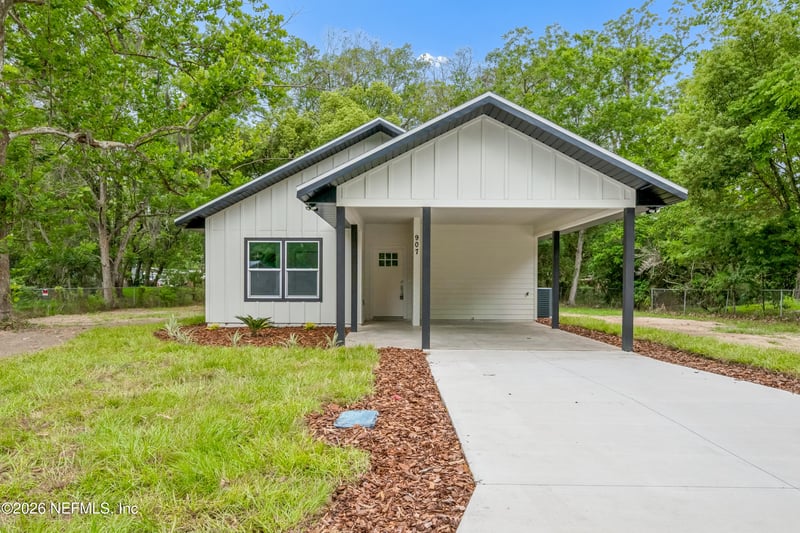 907 N Thompson St, Starke, FL 32091
