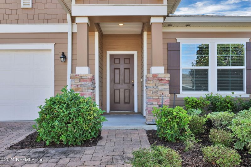 9086 Devon Pines Dr, Jacksonville, FL 32211