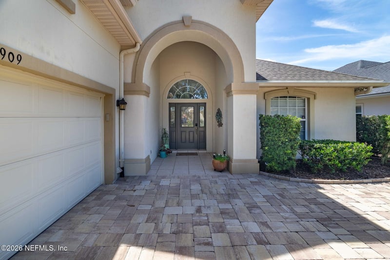 909 Spring Lake Ct, St Augustine, FL 32080