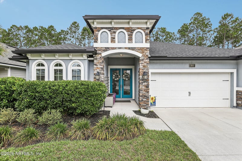910 Laurel Valley Dr, Orange Park, FL 32065