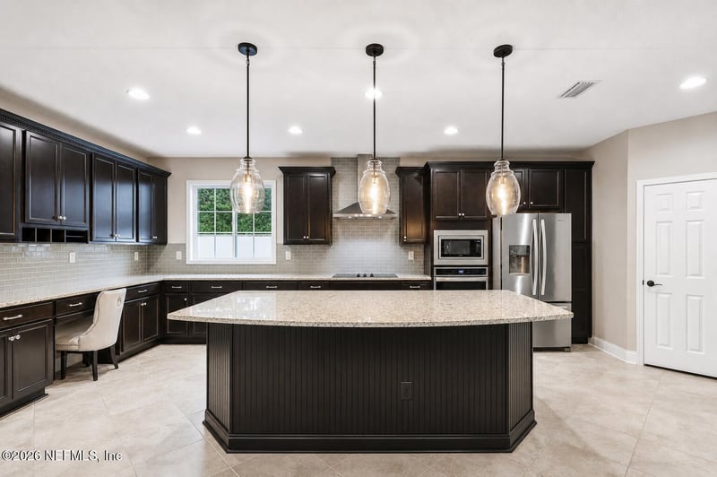 910 Laurel Valley Dr, Orange Park, FL 32065