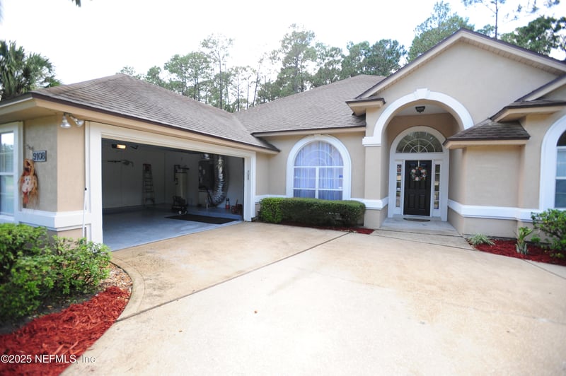 9108 Timberlin Lake Rd, Jacksonville, FL 32256