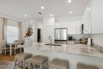 911 S 7th St, Fernandina Beach, FL 32034
