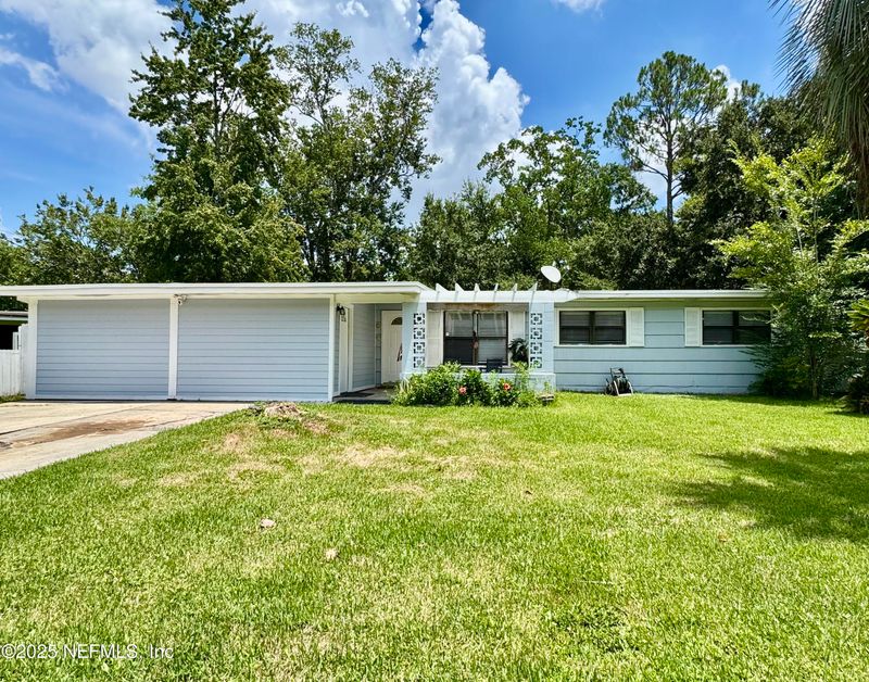 913 Le Brun Dr, Jacksonville, FL 32205