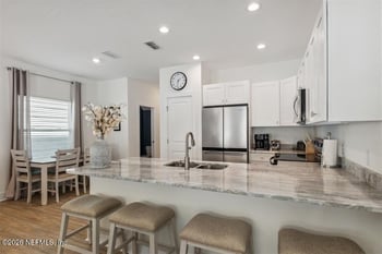 913 S 7th St, Fernandina Beach, FL 32034