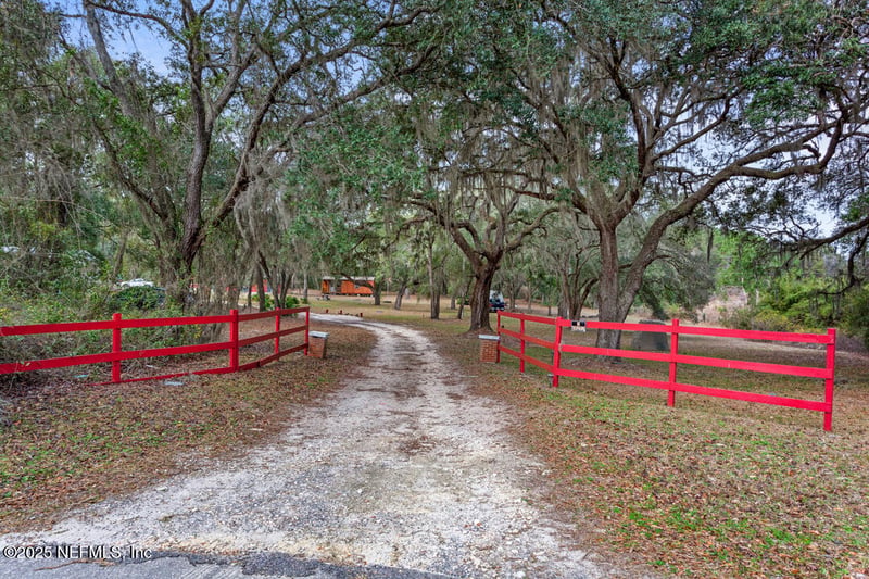 917 County Road 315, Melrose, FL 32666