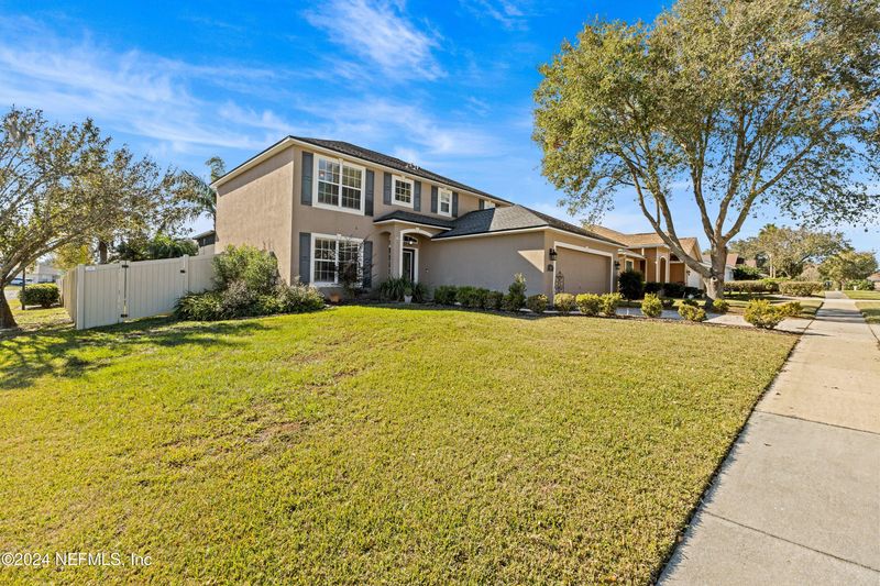 9170 Ridge Brier Ln, Jacksonville, FL 32225