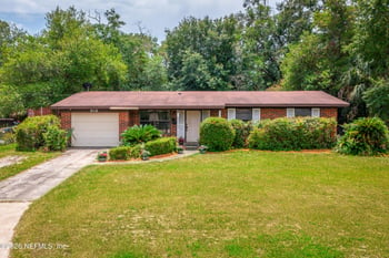 918 Bacall Rd, Jacksonville, FL 32218