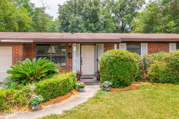 918 Bacall Rd, Jacksonville, FL 32218