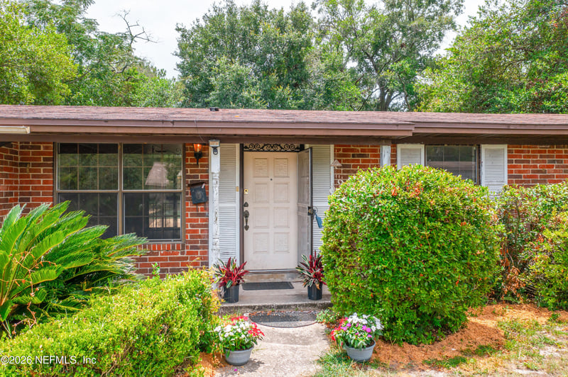 918 Bacall Rd, Jacksonville, FL 32218