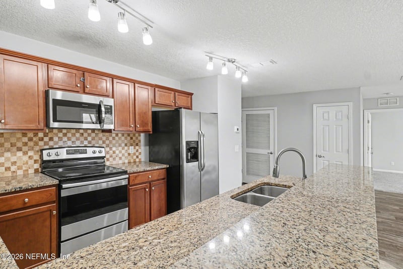 9180 Mill Grove Dr, Jacksonville, FL 32222