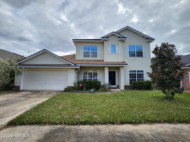 9194 Prosperity Lake Dr, Jacksonville, FL 32244