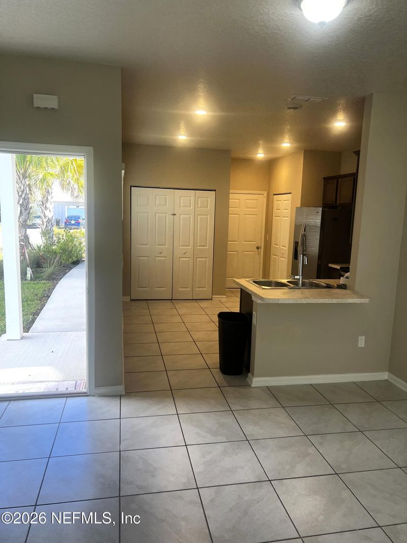 923 Capitol Pw, Jacksonville, FL 32218