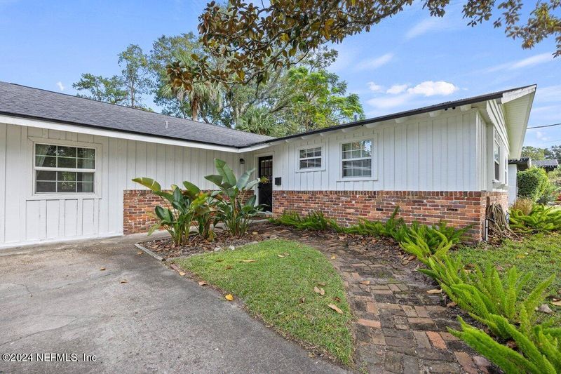 923 Overlook Dr, Jacksonville, FL 32211