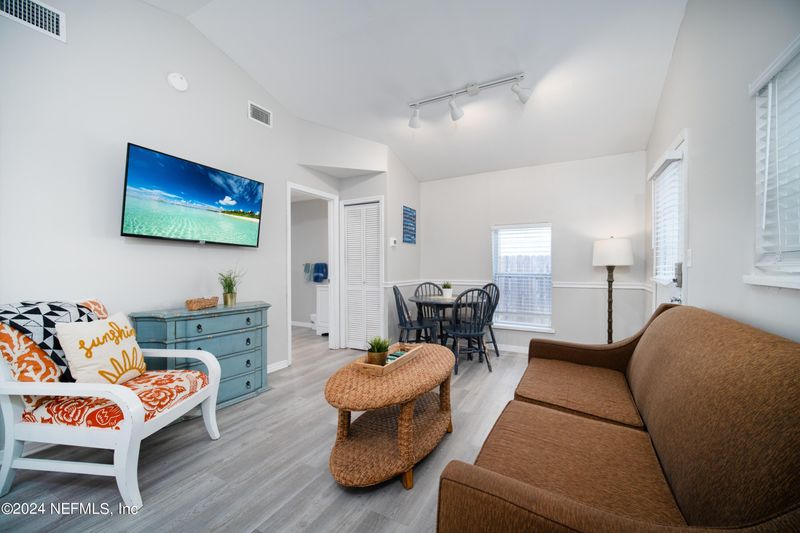 924 1st Ave S, Jacksonville Beach, FL 32250