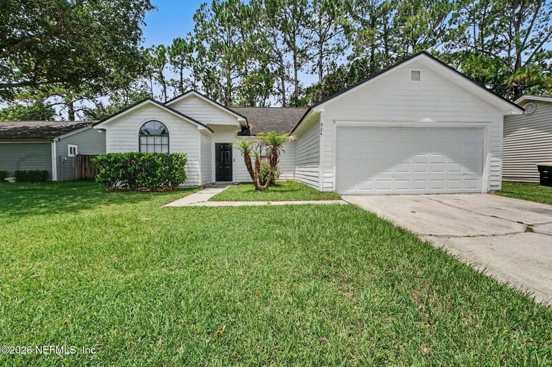 924 Aries Rd W, Jacksonville, FL 32216