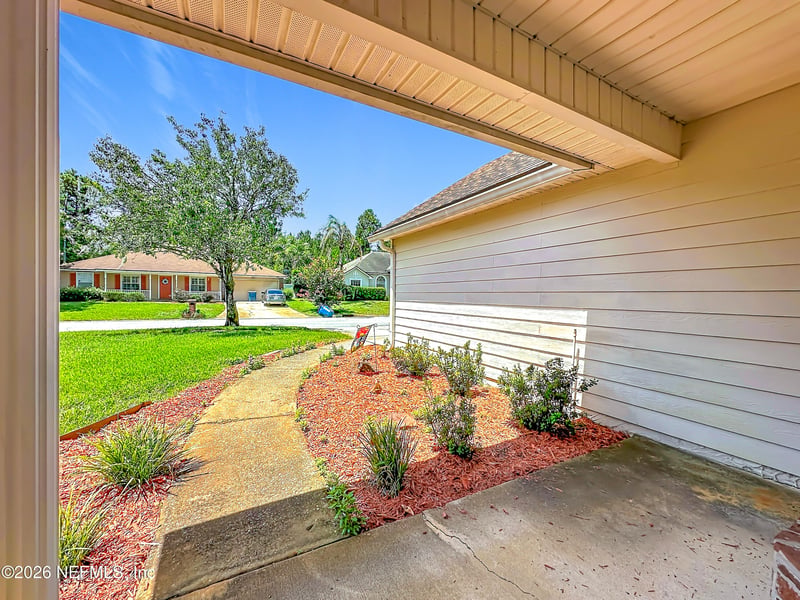 9243 Dale View Ln W, Jacksonville, FL 32225