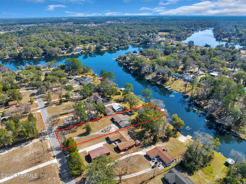 929 Lake Asbury Dr, Green Cove Springs, FL 32043