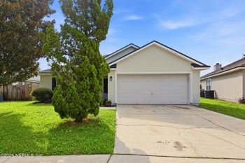 9318 Daniels Mill Dr, Jacksonville, FL 32244